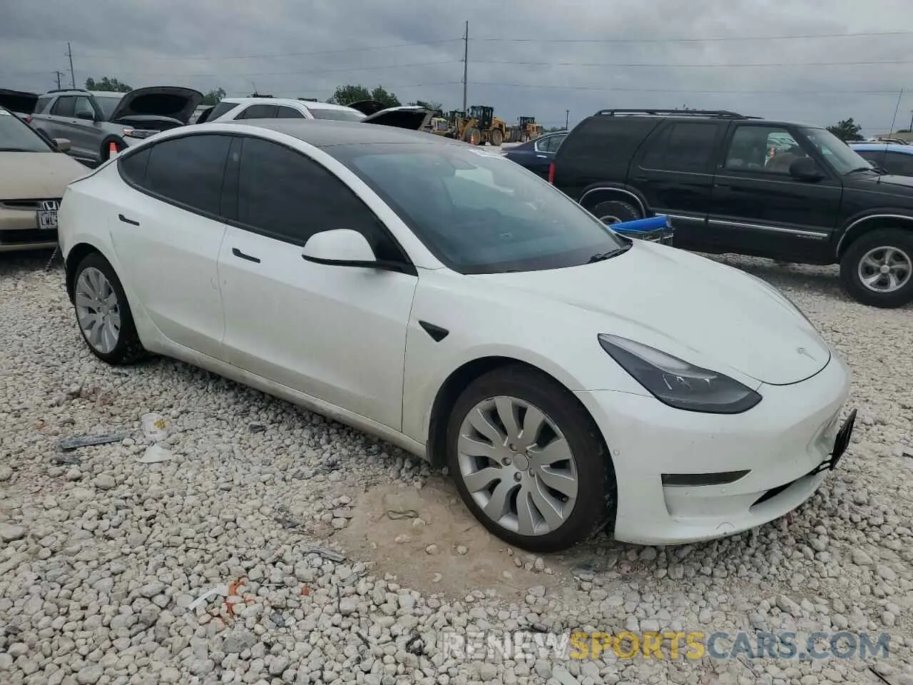 4 Photograph of a damaged car 5YJ3E1EB8MF079732 TESLA MODEL 3 2021