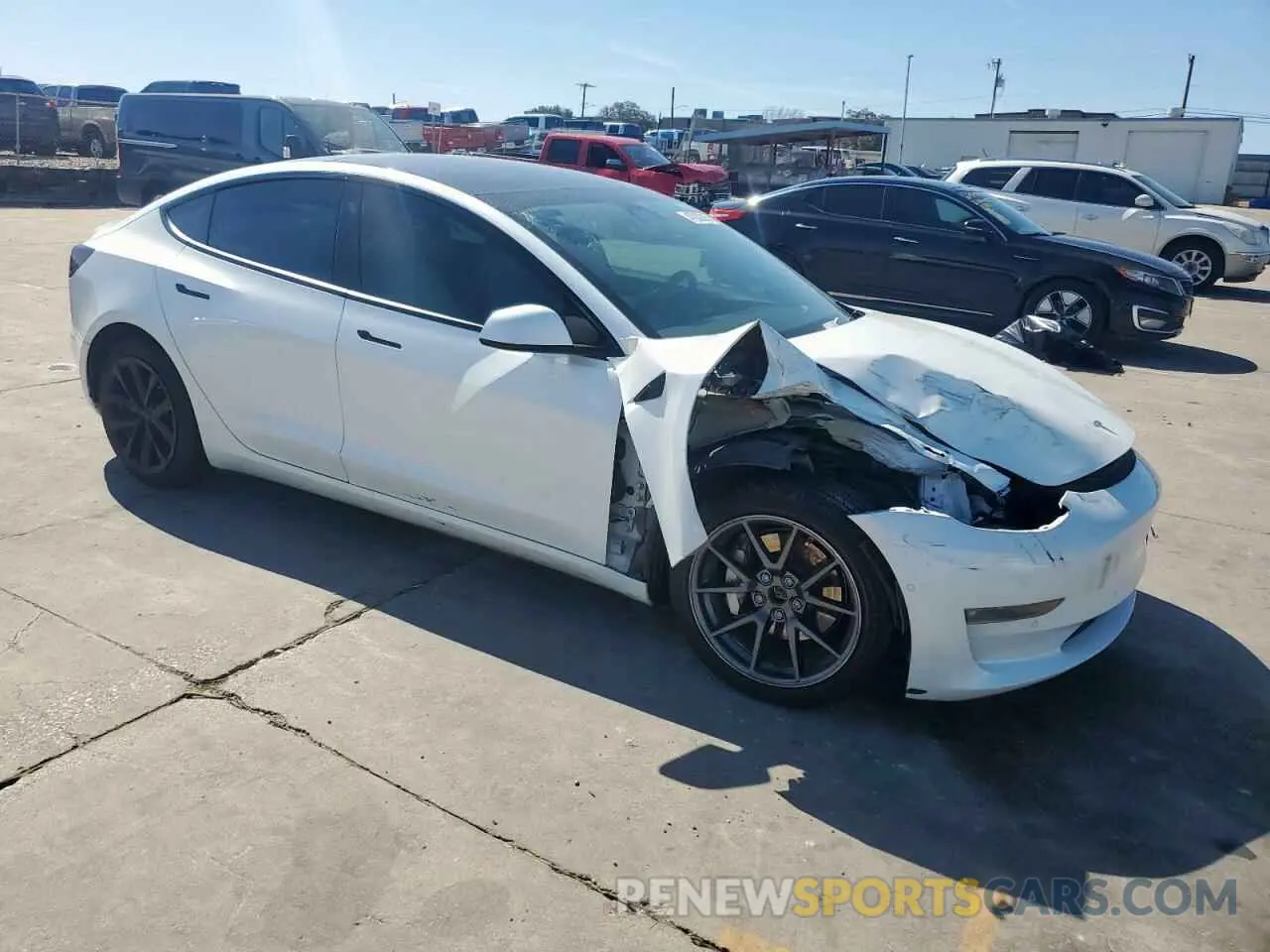 4 Фотография поврежденного автомобиля 5YJ3E1EB8MF852781 TESLA MODEL 3 2021