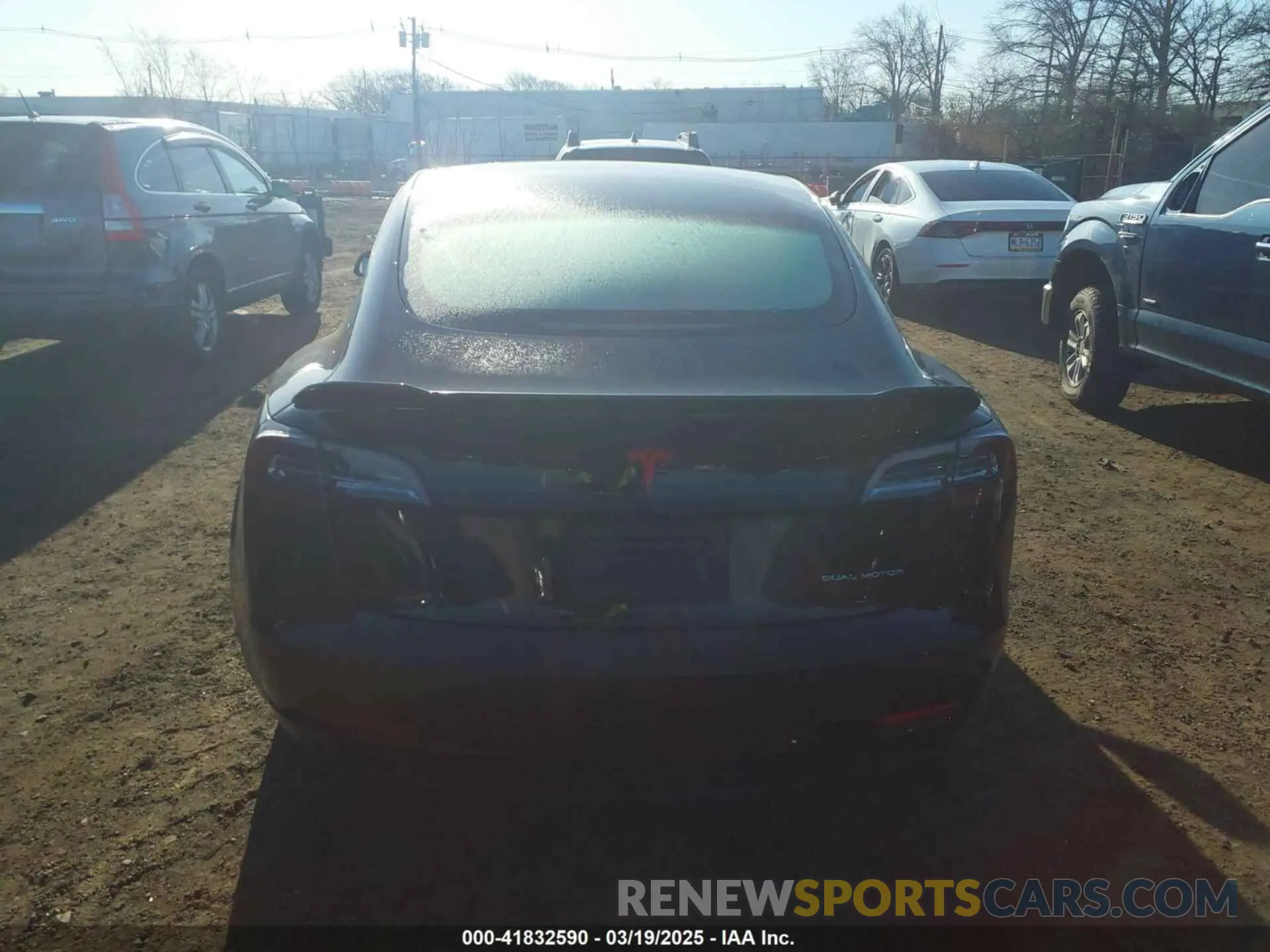 17 Фотография поврежденного автомобиля 5YJ3E1EB8MF855227 TESLA MODEL 3 2021