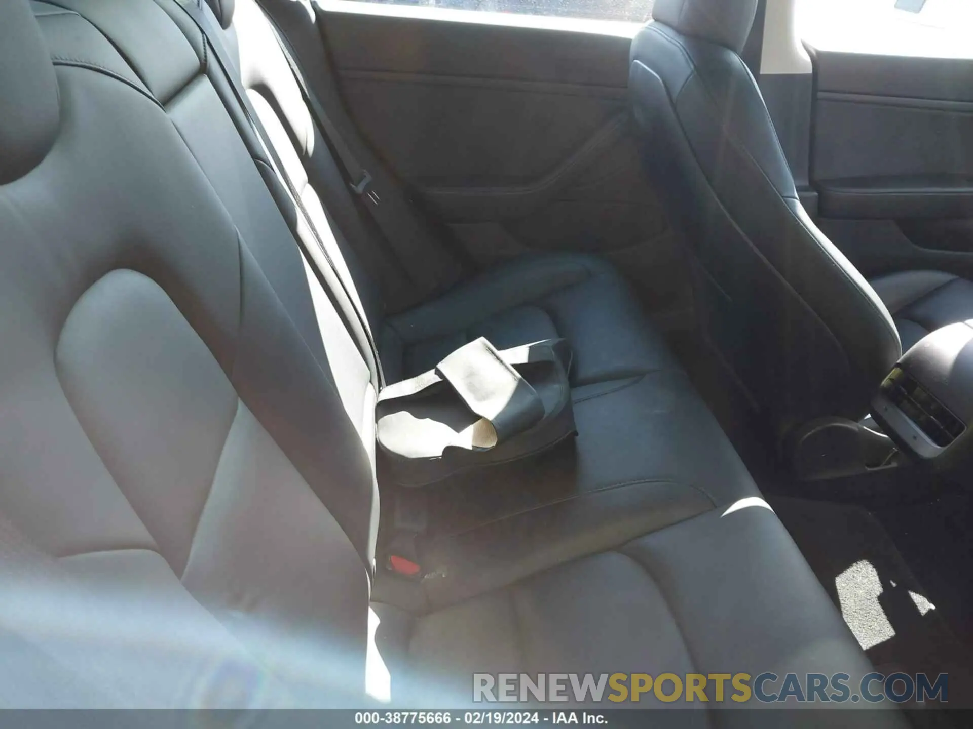 8 Фотография поврежденного автомобиля 5YJ3E1EB8MF858936 TESLA MODEL 3 2021
