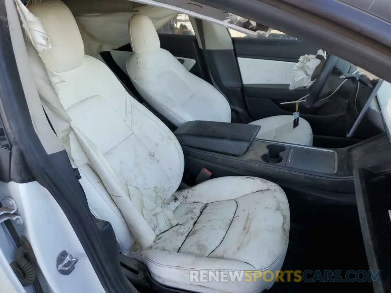 11 Photograph of a damaged car 5YJ3E1EB8MF937782 TESLA MODEL 3 2021
