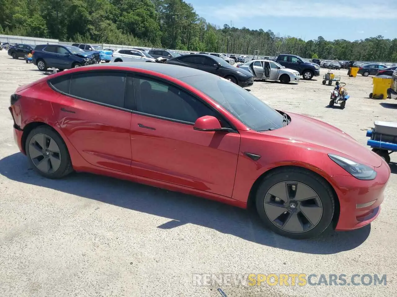 4 Photograph of a damaged car 5YJ3E1EB8MF979773 TESLA MODEL 3 2021