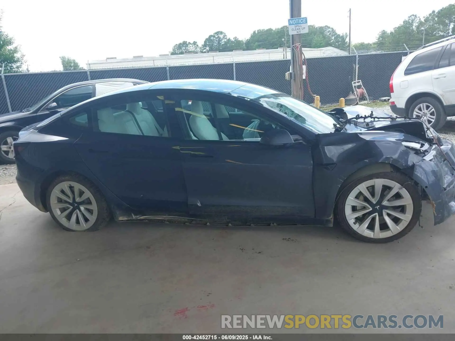 12 Фотография поврежденного автомобиля 5YJ3E1EB8MF980681 TESLA MODEL 3 2021