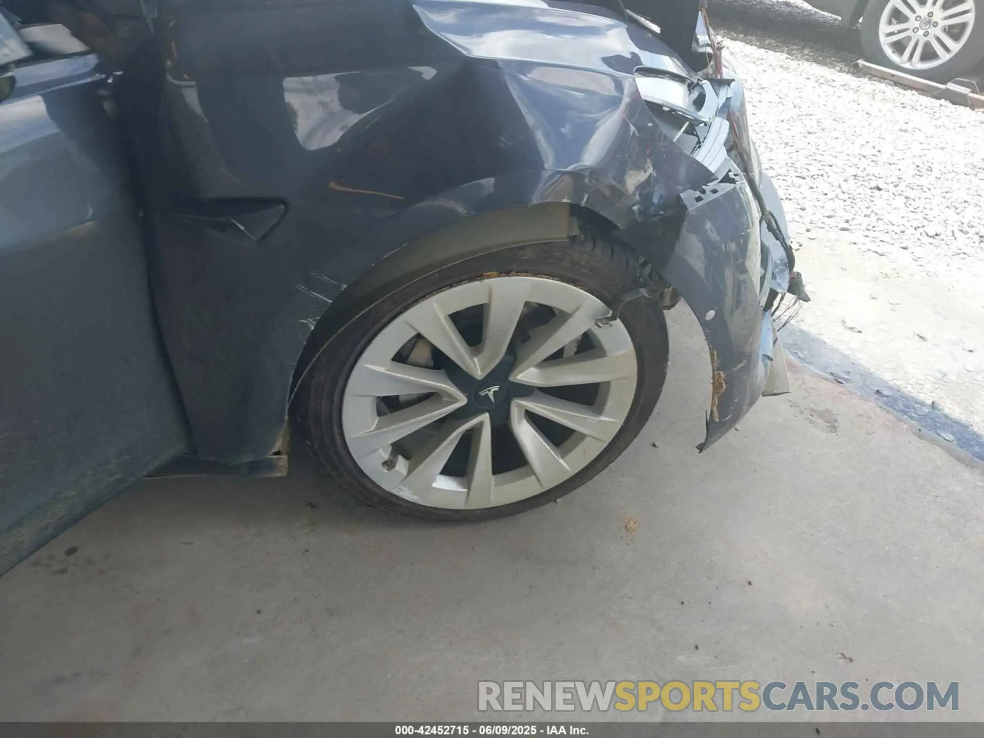 19 Фотография поврежденного автомобиля 5YJ3E1EB8MF980681 TESLA MODEL 3 2021