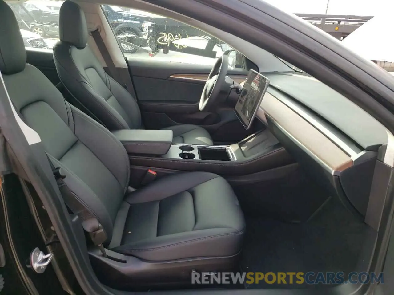 5 Photograph of a damaged car 5YJ3E1EB8MF989977 TESLA MODEL 3 2021