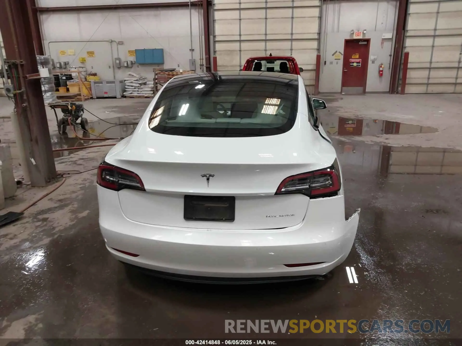 15 Photograph of a damaged car 5YJ3E1EB8MF995908 TESLA MODEL 3 2021