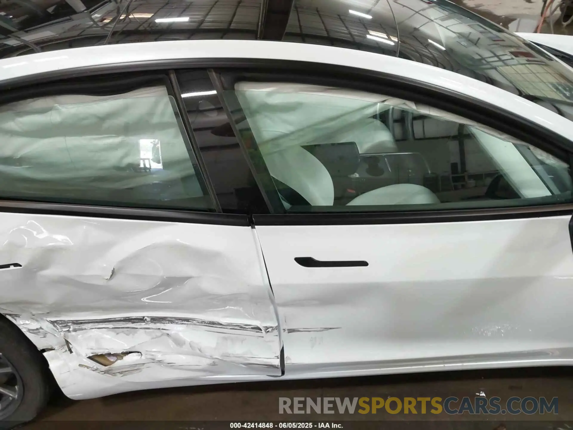 21 Photograph of a damaged car 5YJ3E1EB8MF995908 TESLA MODEL 3 2021