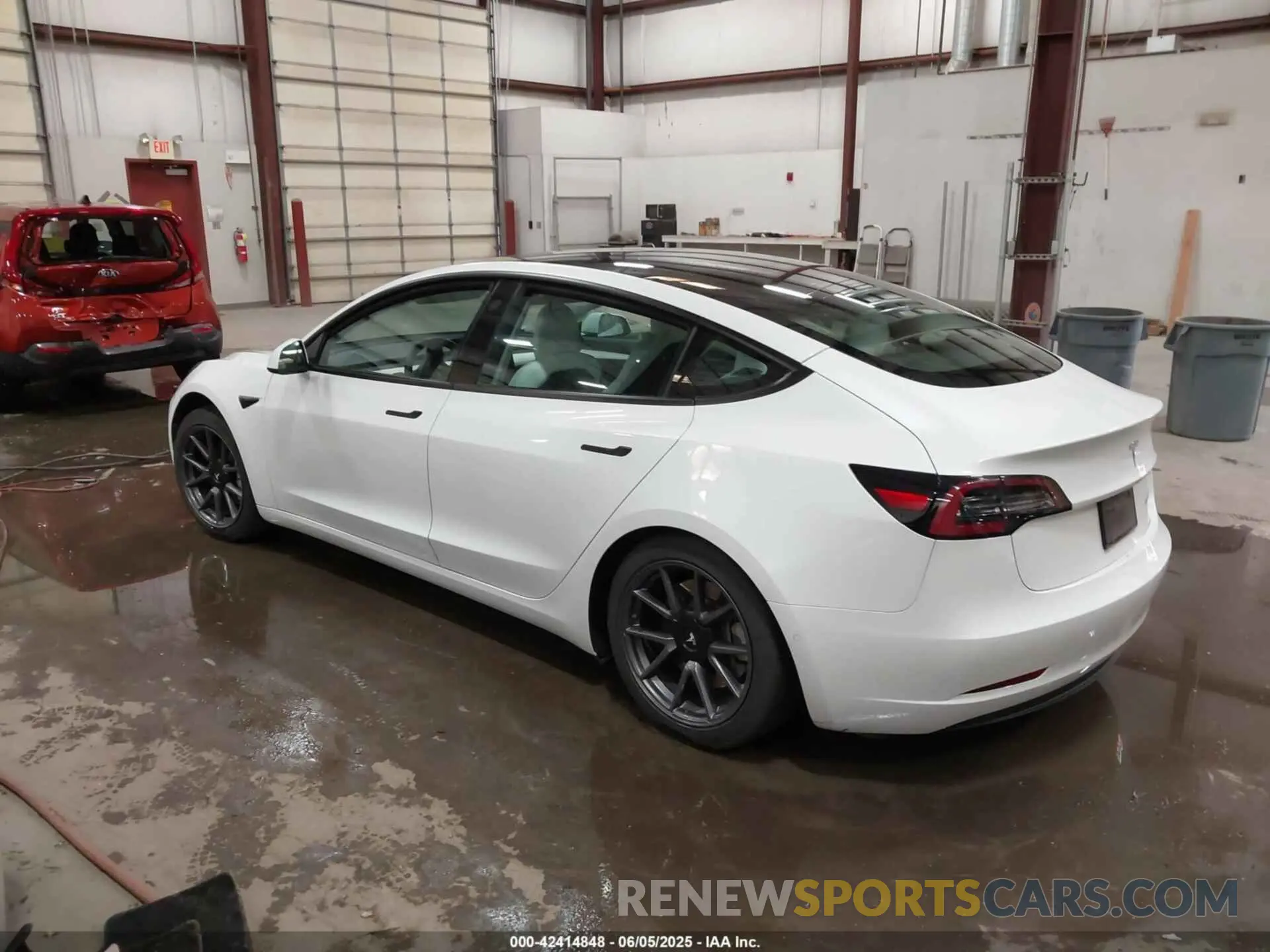 3 Photograph of a damaged car 5YJ3E1EB8MF995908 TESLA MODEL 3 2021
