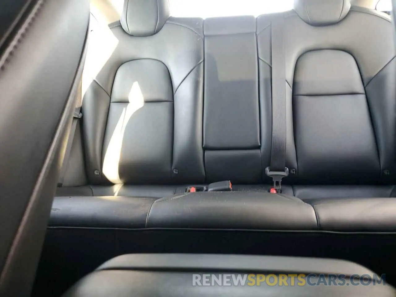 10 Photograph of a damaged car 5YJ3E1EB9MF014789 TESLA MODEL 3 2021