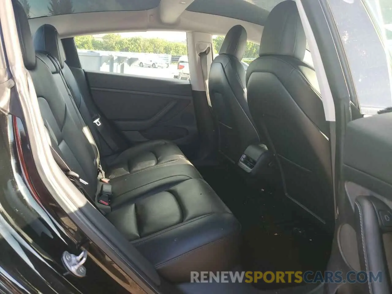 11 Photograph of a damaged car 5YJ3E1EB9MF014789 TESLA MODEL 3 2021