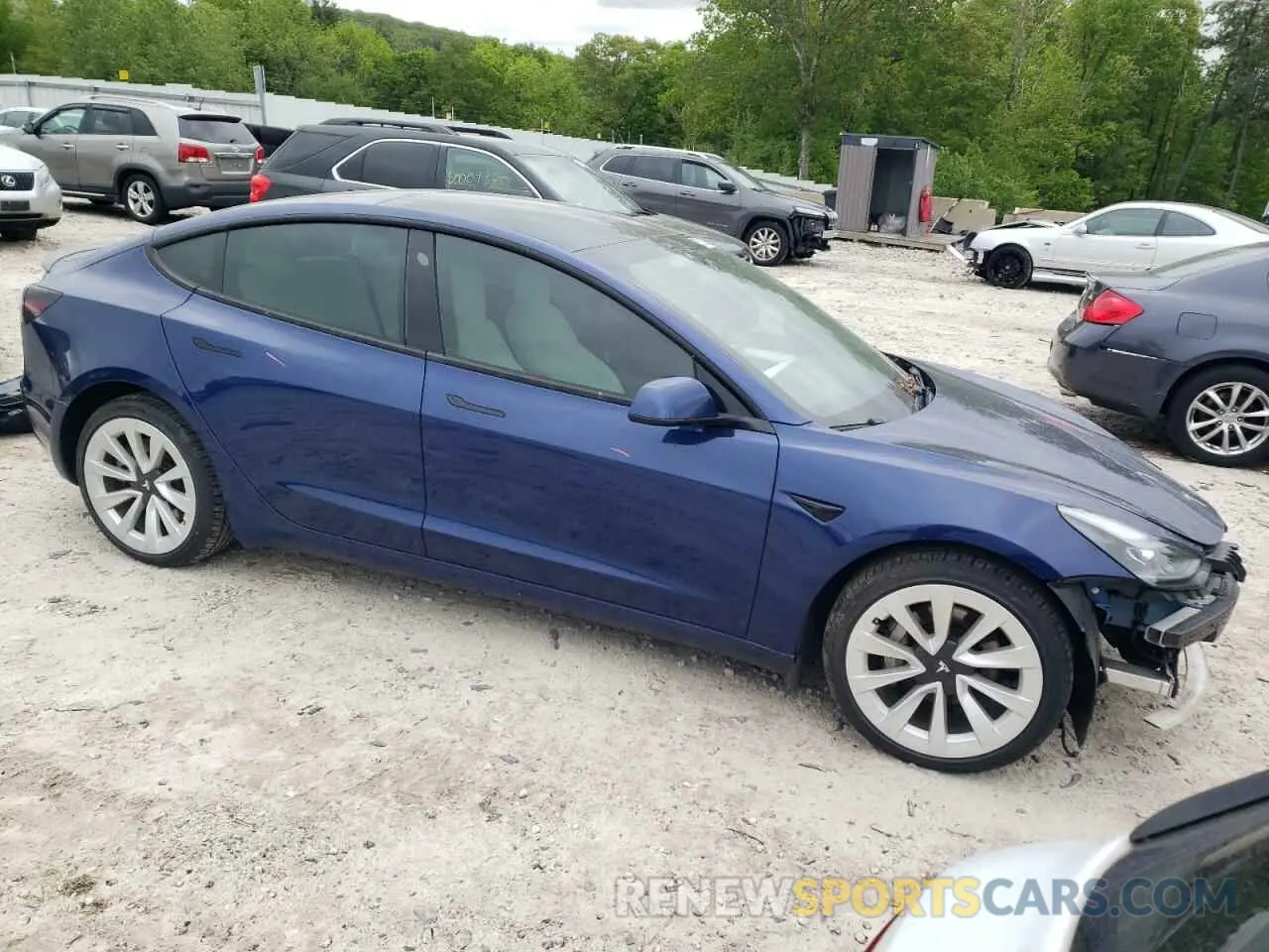 4 Photograph of a damaged car 5YJ3E1EB9MF032550 TESLA MODEL 3 2021