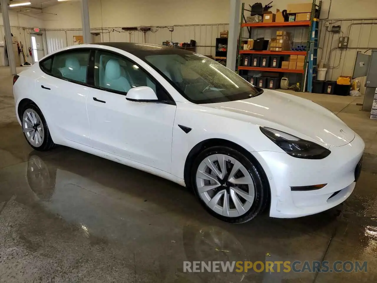 4 Фотография поврежденного автомобиля 5YJ3E1EB9MF046898 TESLA MODEL 3 2021