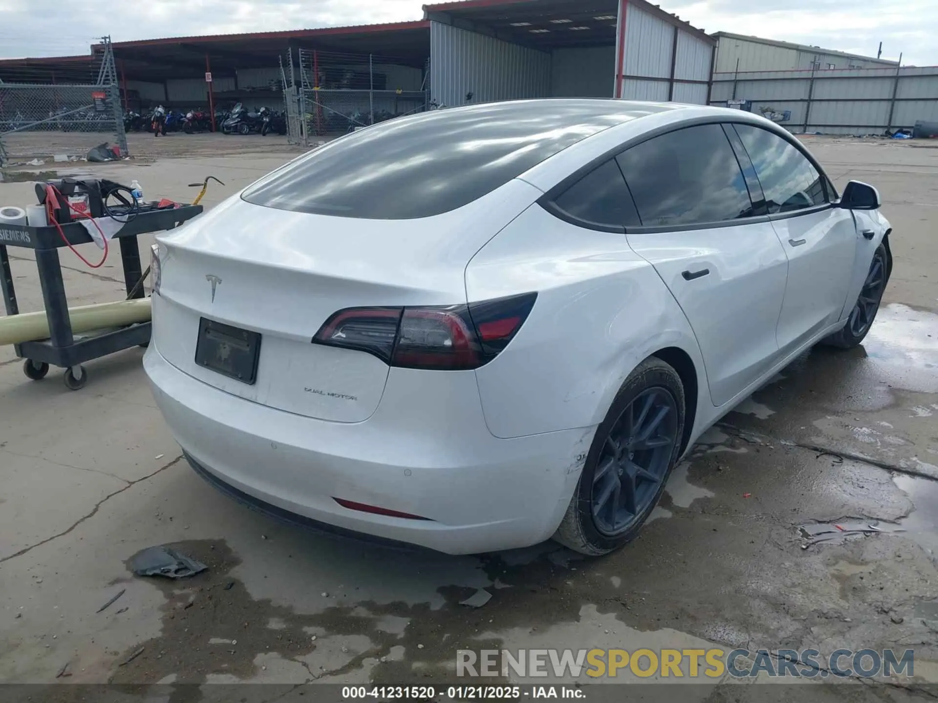 4 Фотография поврежденного автомобиля 5YJ3E1EB9MF059554 TESLA MODEL 3 2021