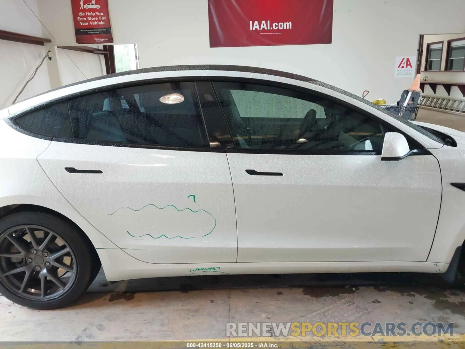 12 Фотография поврежденного автомобиля 5YJ3E1EB9MF903382 TESLA MODEL 3 2021