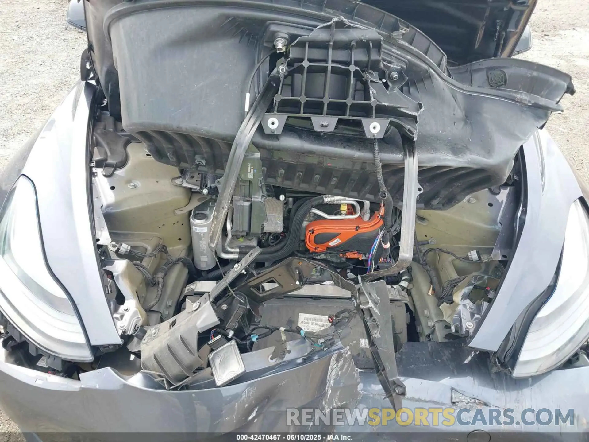 10 Photograph of a damaged car 5YJ3E1EB9MF924698 TESLA MODEL 3 2021