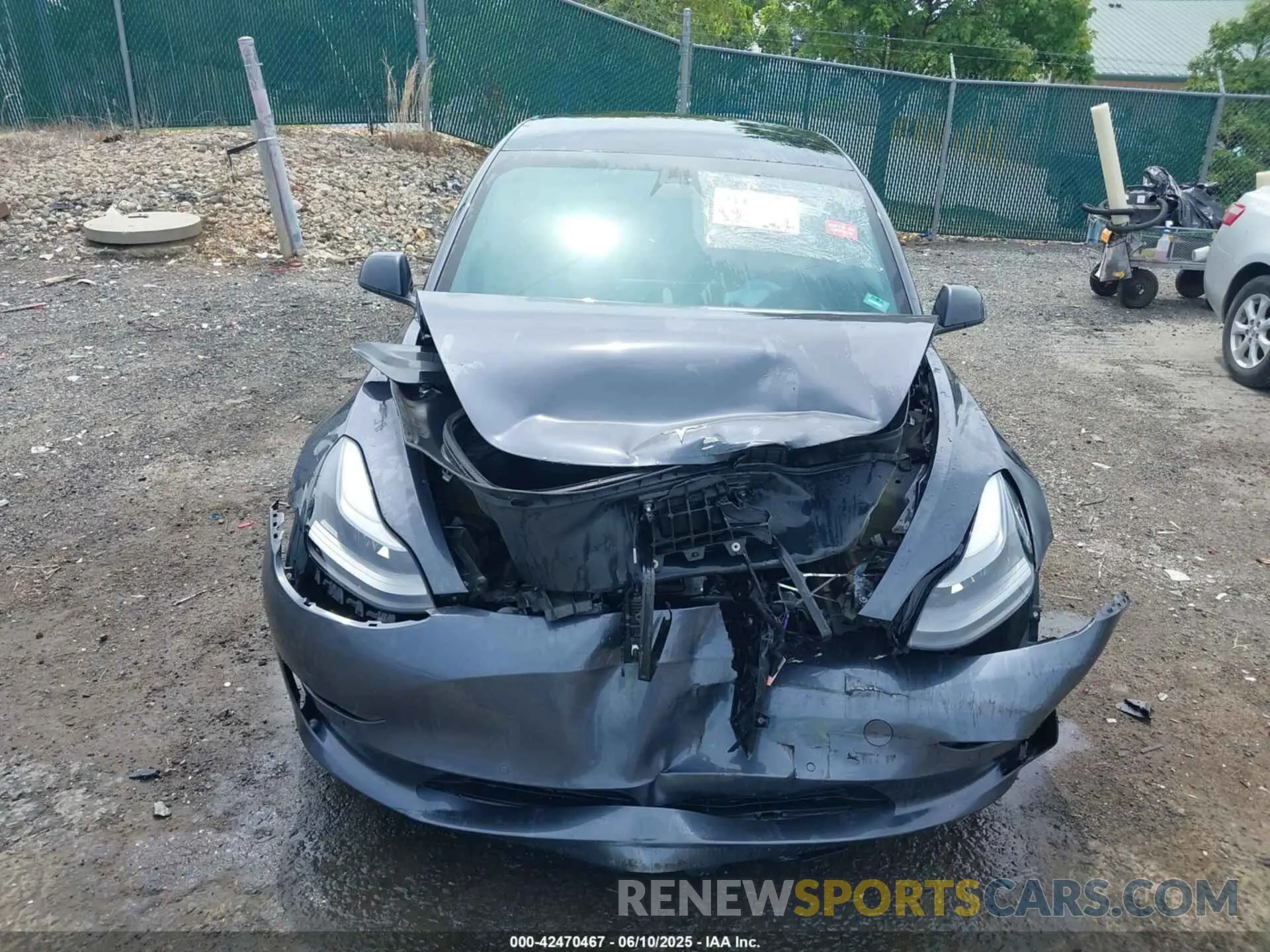 12 Photograph of a damaged car 5YJ3E1EB9MF924698 TESLA MODEL 3 2021