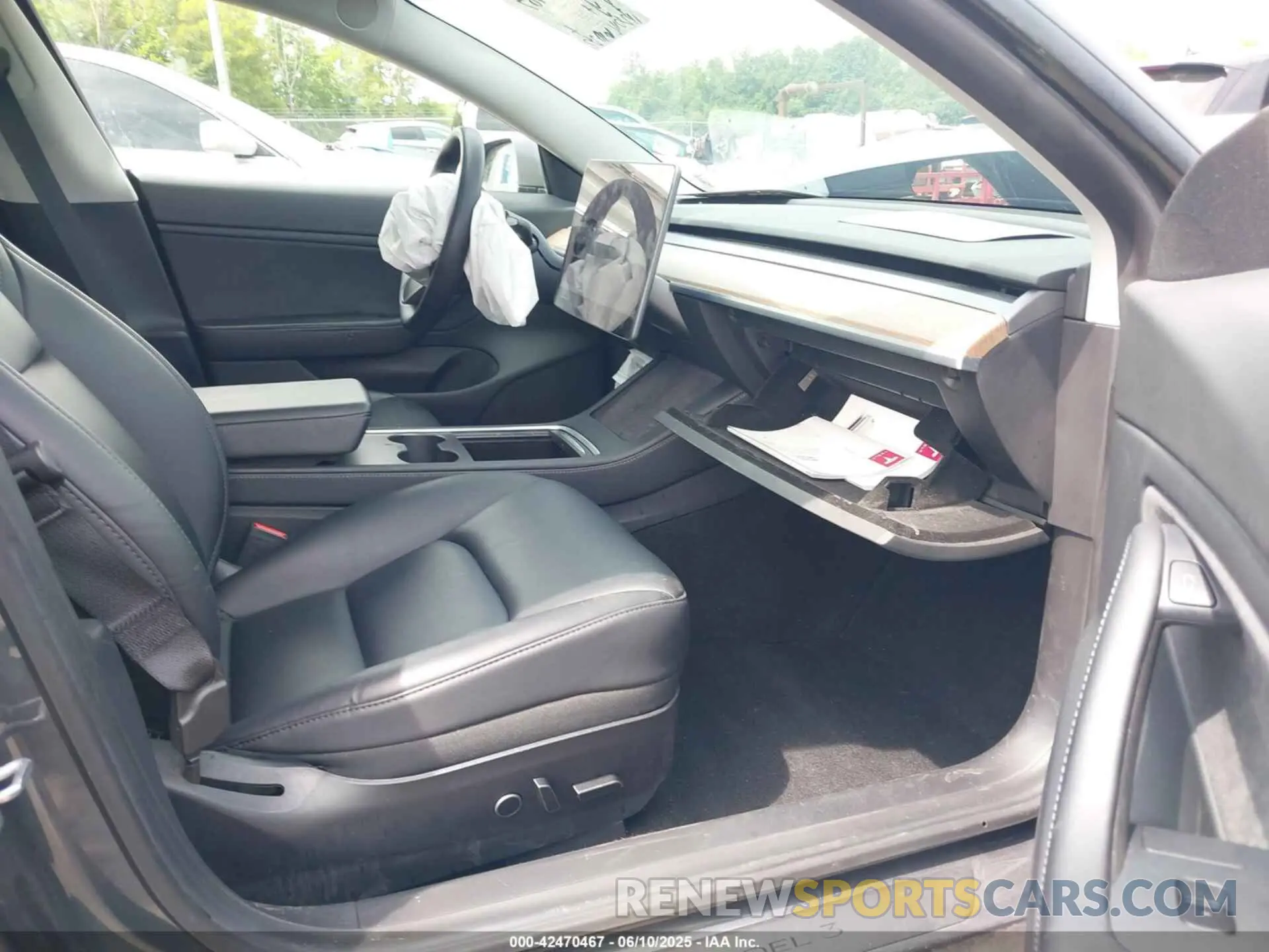 5 Photograph of a damaged car 5YJ3E1EB9MF924698 TESLA MODEL 3 2021