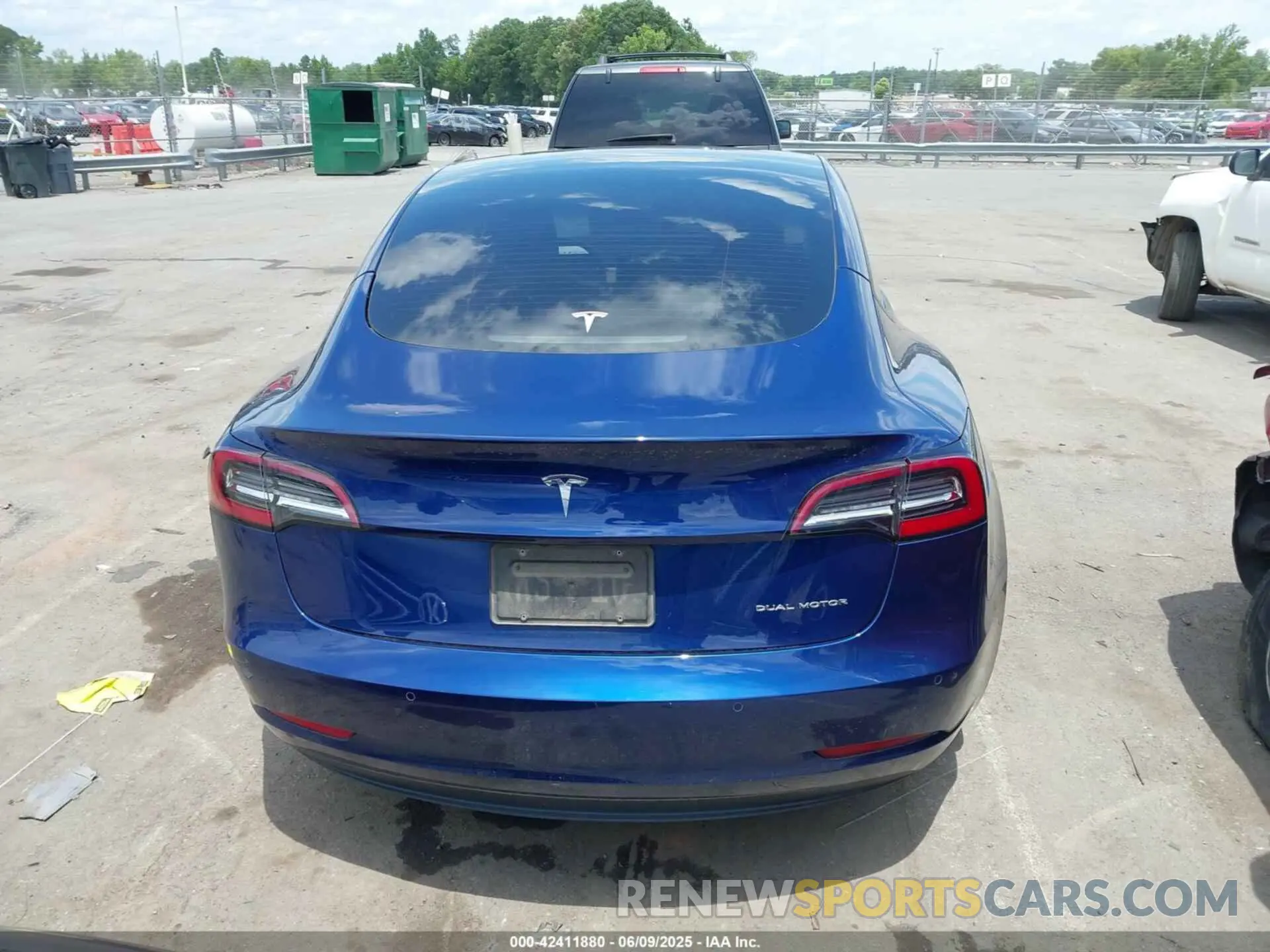 17 Фотография поврежденного автомобиля 5YJ3E1EB9MF974887 TESLA MODEL 3 2021