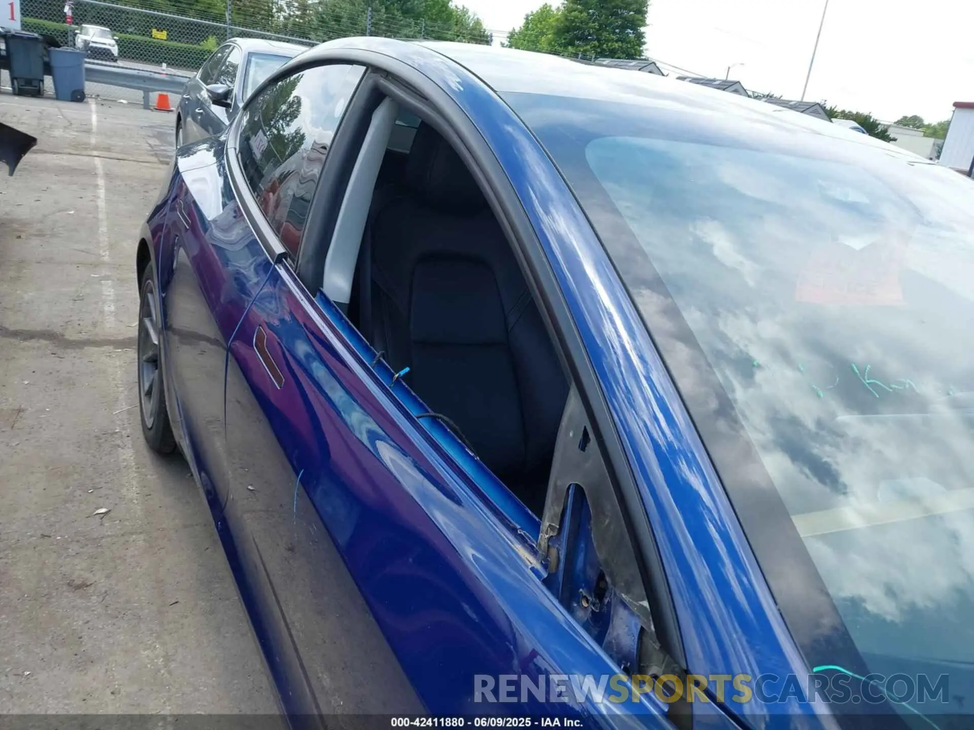 21 Фотография поврежденного автомобиля 5YJ3E1EB9MF974887 TESLA MODEL 3 2021