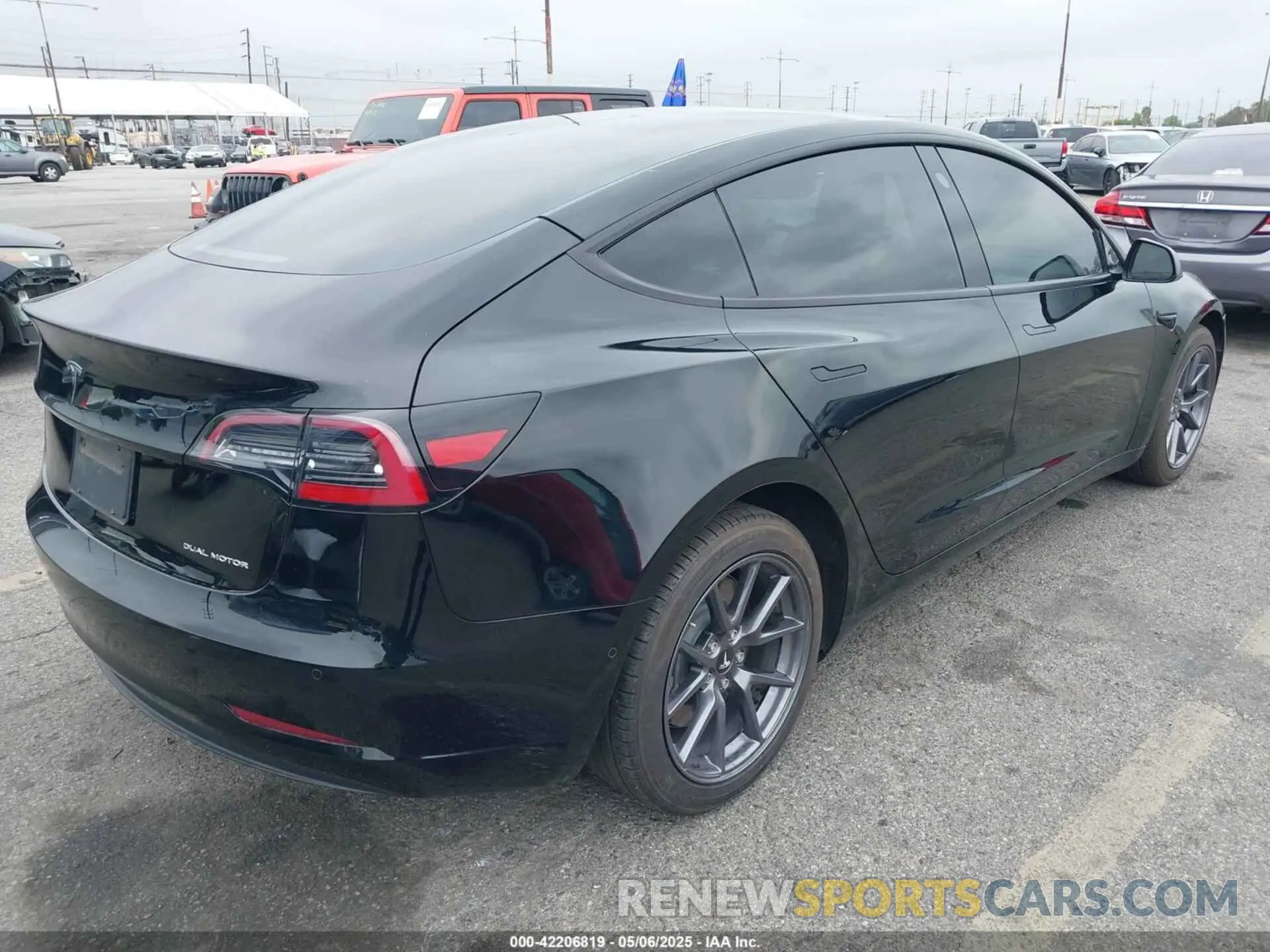 4 Фотография поврежденного автомобиля 5YJ3E1EBXMF050068 TESLA MODEL 3 2021