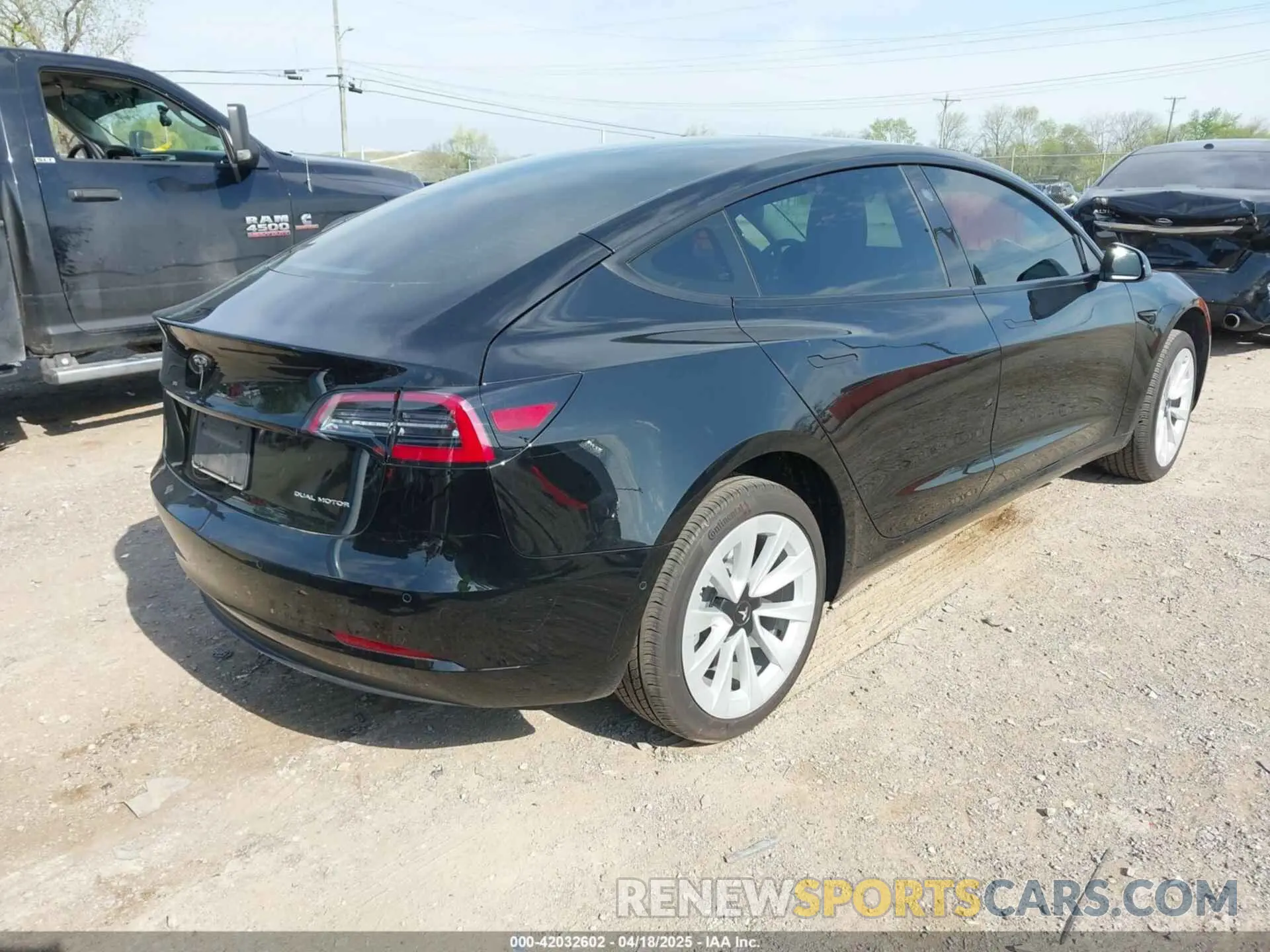4 Фотография поврежденного автомобиля 5YJ3E1EBXMF974946 TESLA MODEL 3 2021