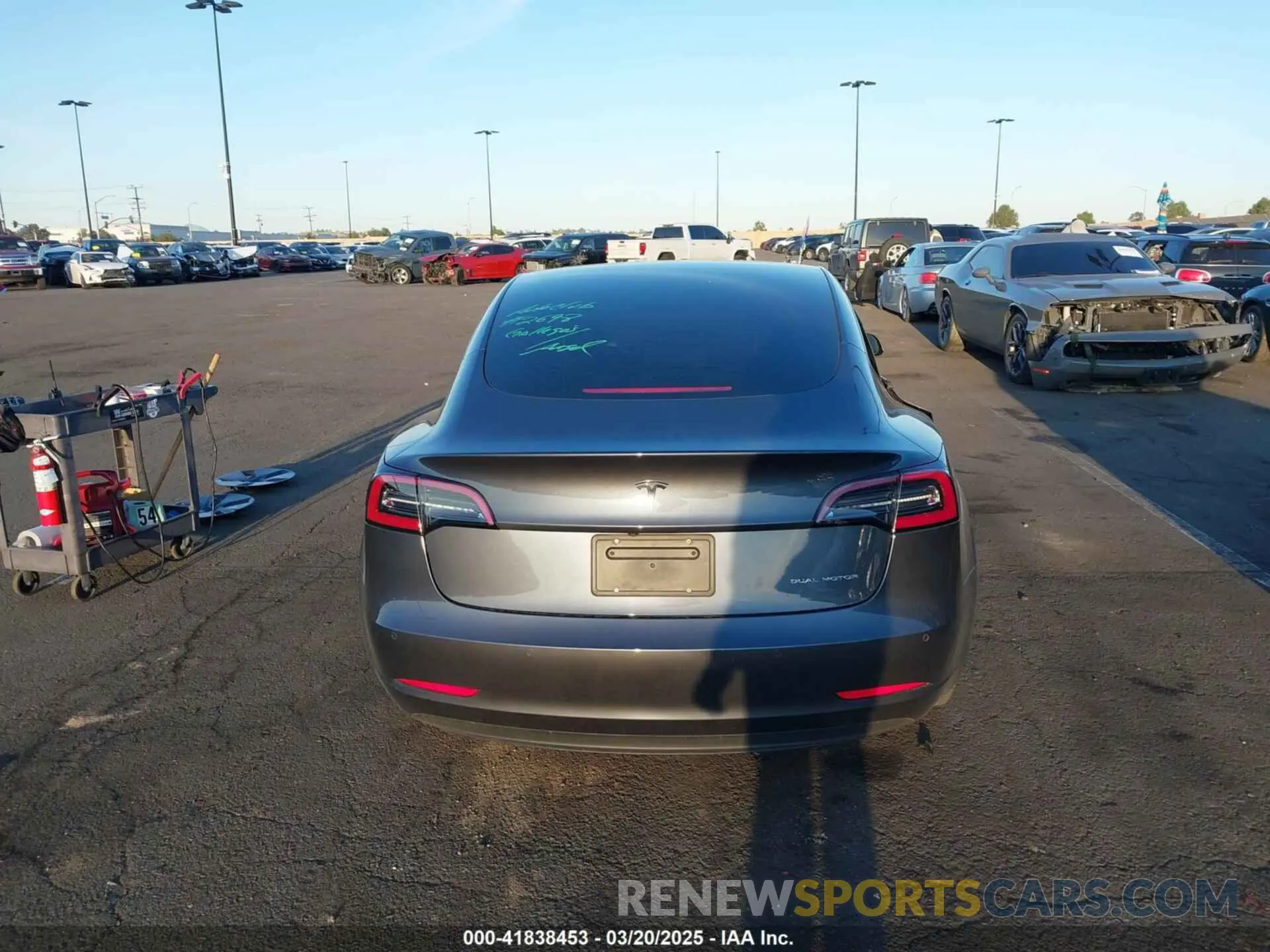 17 Фотография поврежденного автомобиля 5YJ3E1EBXMF995814 TESLA MODEL 3 2021