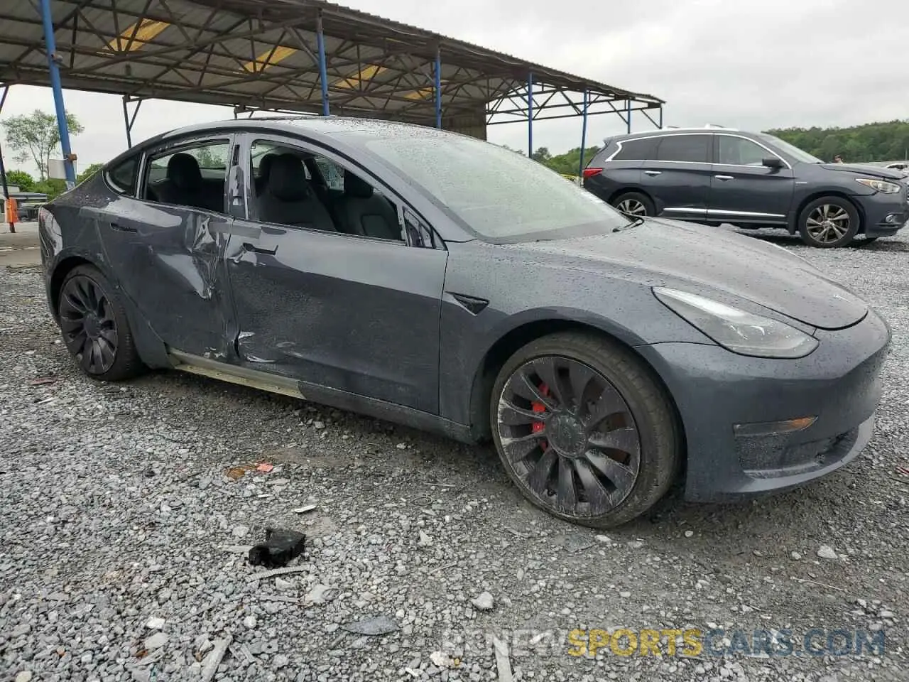 4 Photograph of a damaged car 5YJ3E1EC0MF913646 TESLA MODEL 3 2021