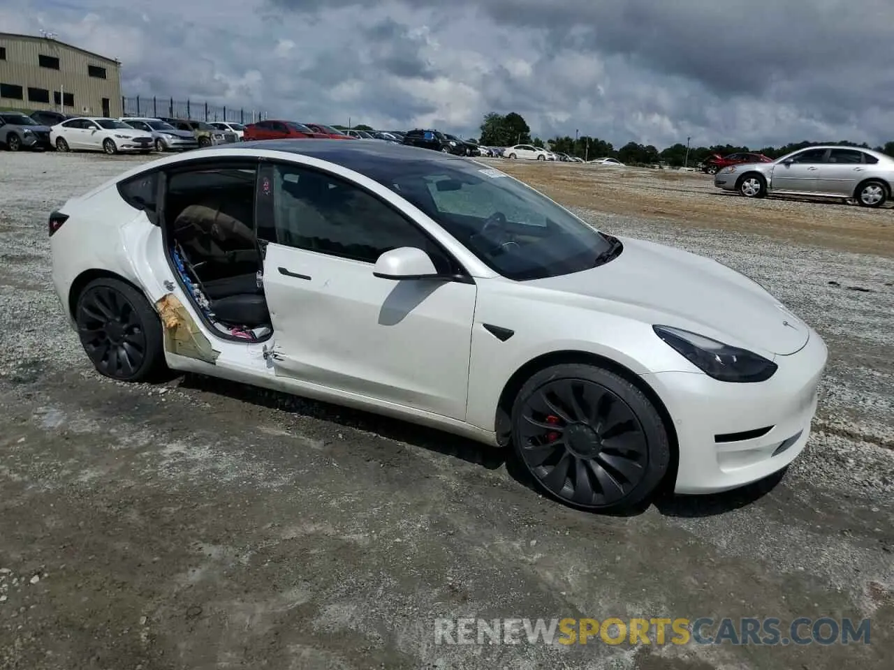 4 Фотография поврежденного автомобиля 5YJ3E1EC3MF030866 TESLA MODEL 3 2021