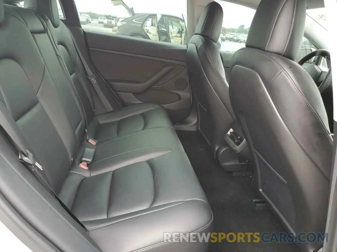 10 Photograph of a damaged car 5YJ3E1EC3MF984923 TESLA MODEL 3 2021