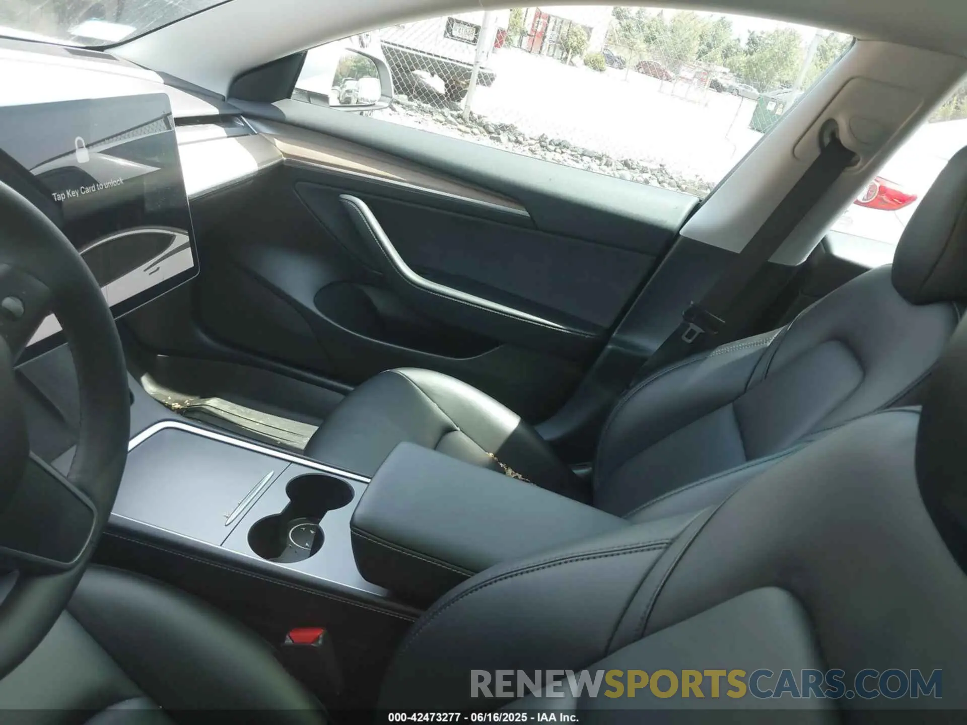 16 Фотография поврежденного автомобиля 5YJ3E1EC4MF044601 TESLA MODEL 3 2021