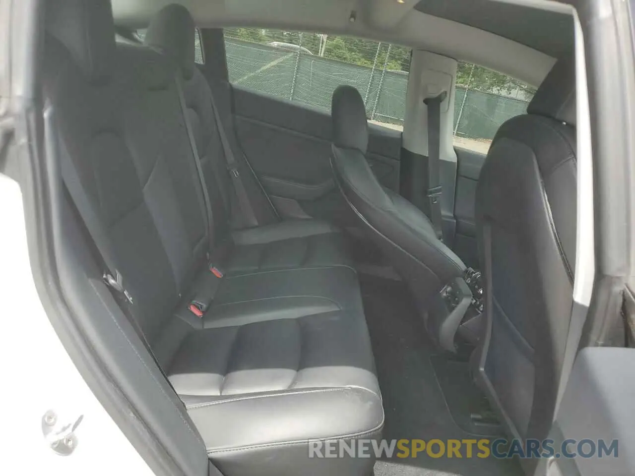 10 Photograph of a damaged car 5YJ3E1EC5MF015740 TESLA MODEL 3 2021