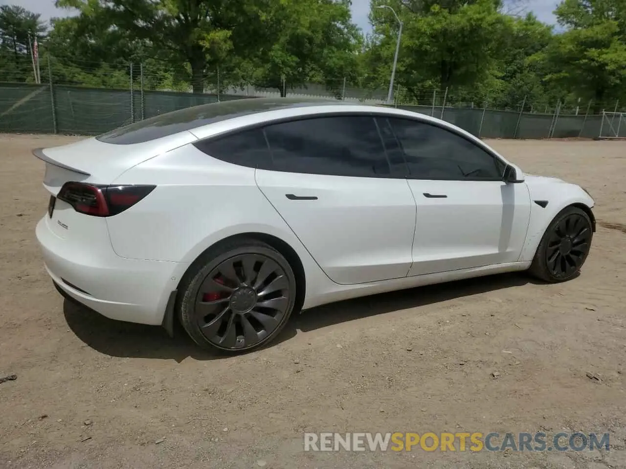 3 Photograph of a damaged car 5YJ3E1EC5MF015740 TESLA MODEL 3 2021