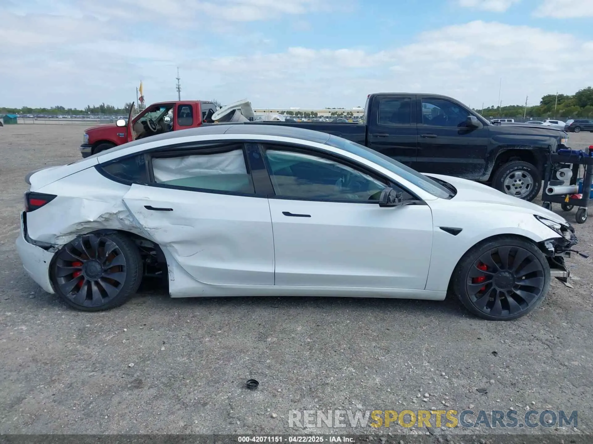 13 Photograph of a damaged car 5YJ3E1EC5MF984891 TESLA MODEL 3 2021