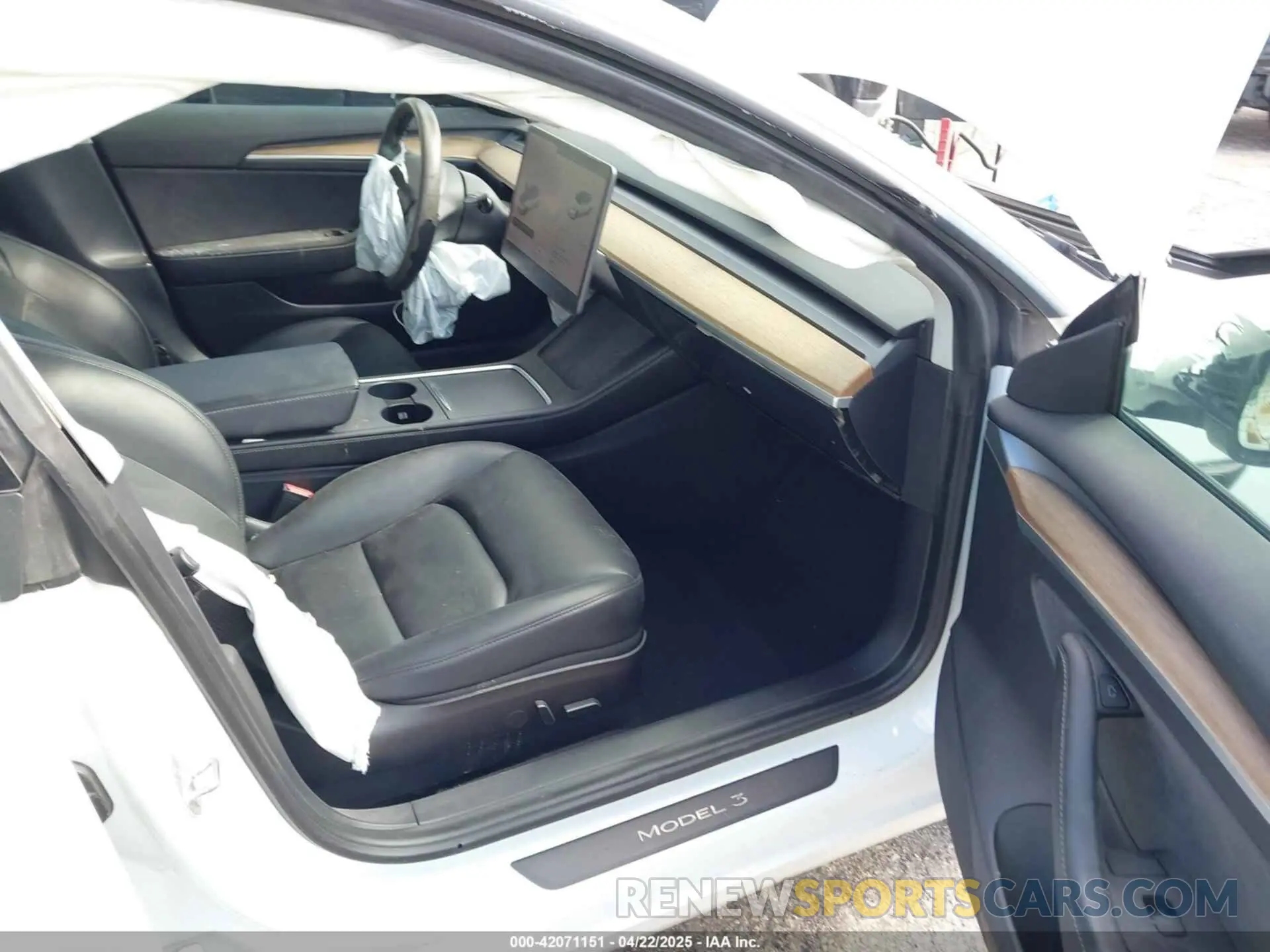 5 Photograph of a damaged car 5YJ3E1EC5MF984891 TESLA MODEL 3 2021
