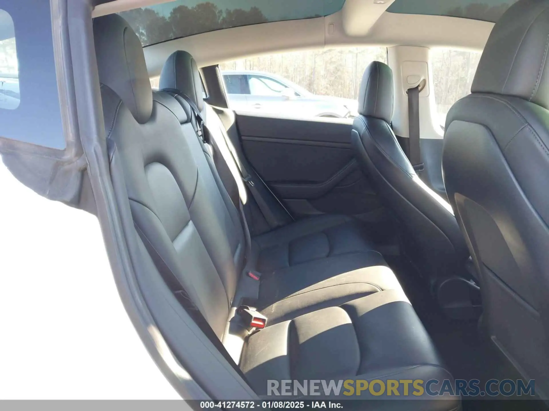 8 Photograph of a damaged car 5YJ3E1EC7MF044401 TESLA MODEL 3 2021
