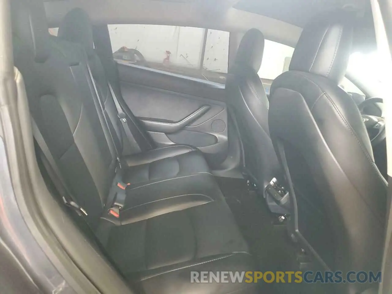 10 Photograph of a damaged car 5YJ3E1EC7MF063403 TESLA MODEL 3 2021