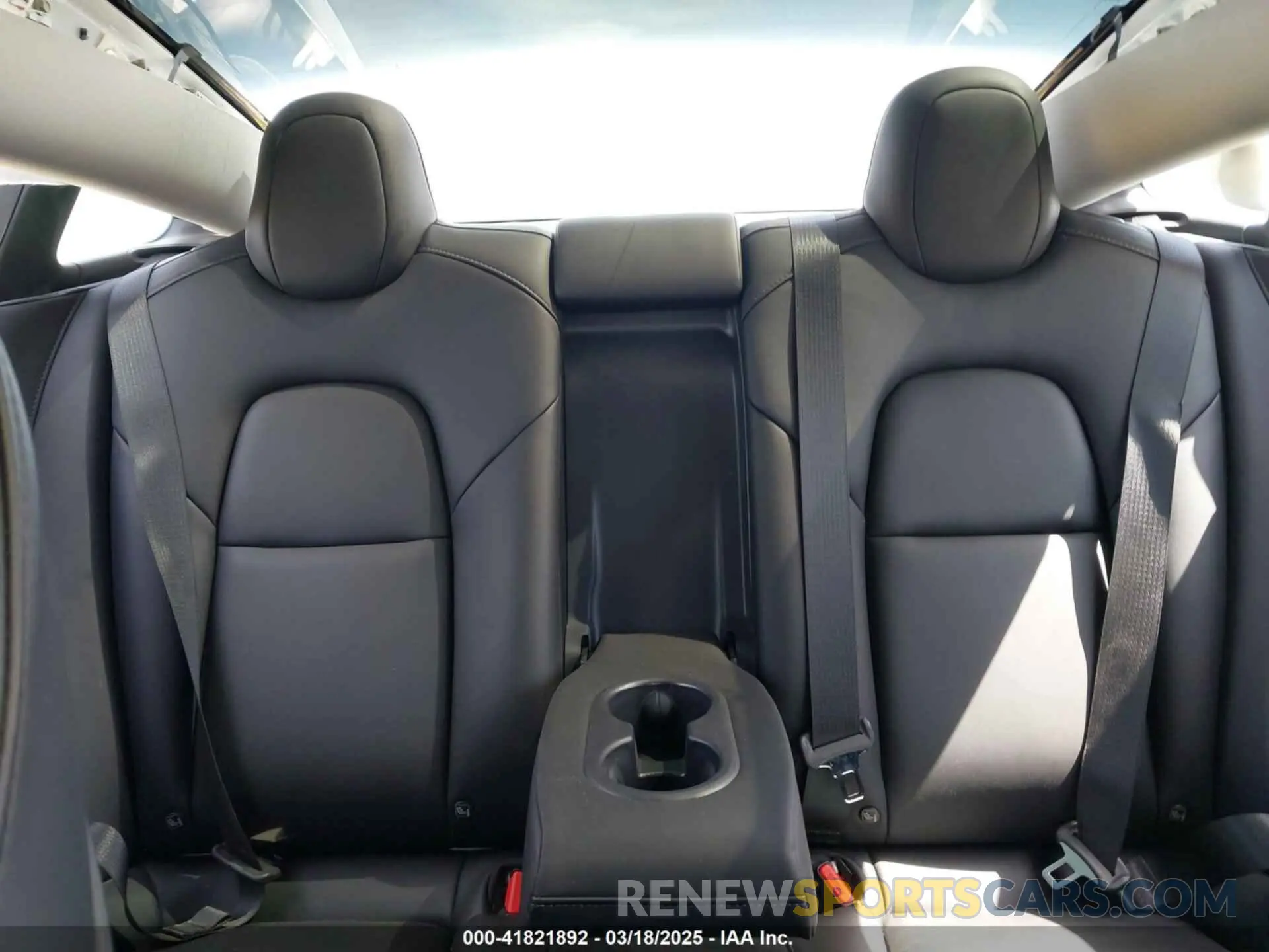 8 Photograph of a damaged car 5YJ3E1EC8MF044388 TESLA MODEL 3 2021