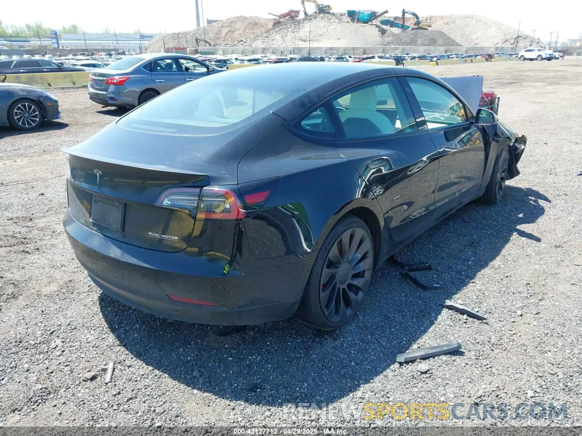 4 Фотография поврежденного автомобиля 5YJ3E1EC9MF091963 TESLA MODEL 3 2021