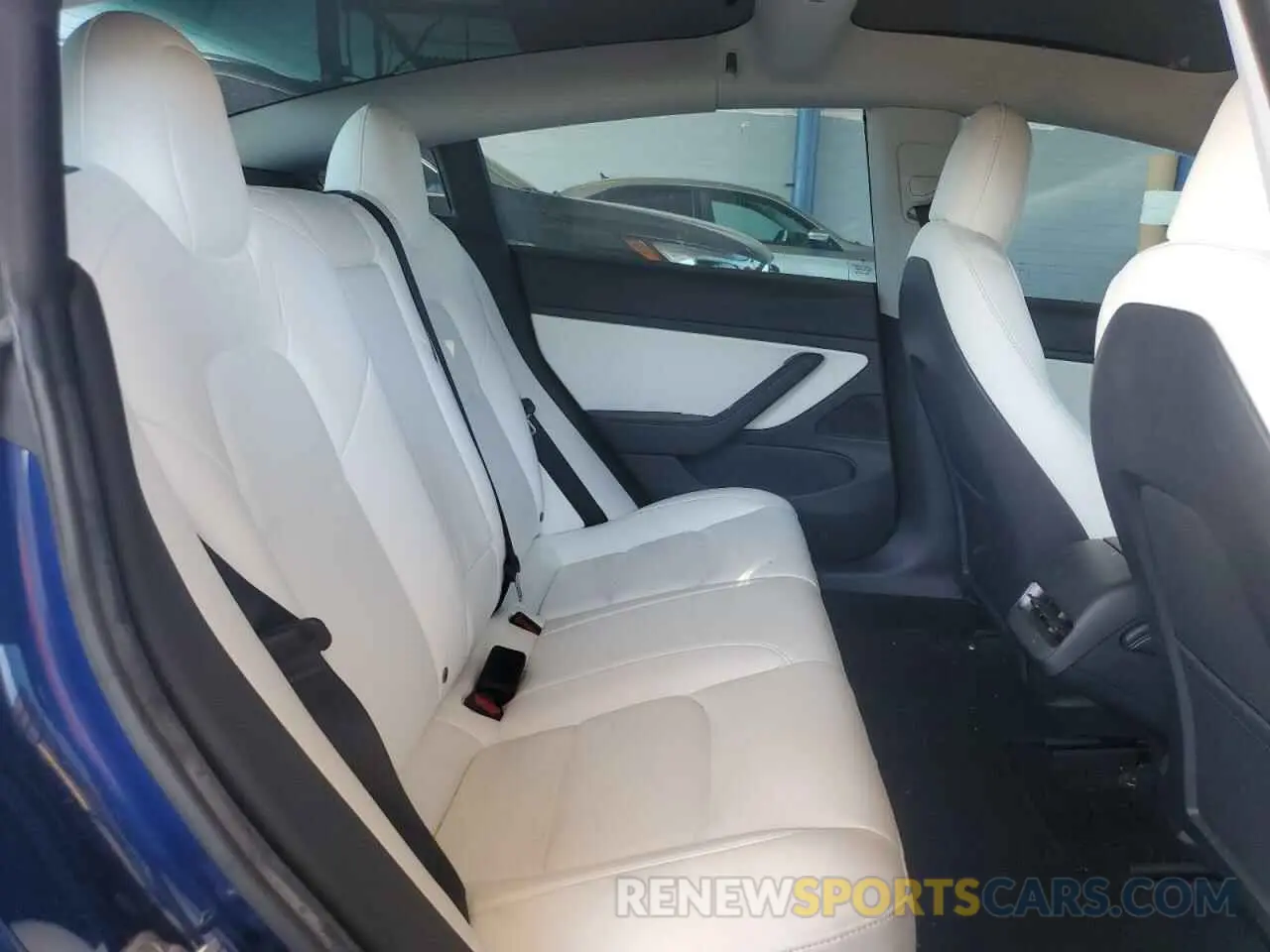 10 Photograph of a damaged car 5YJ3E1EC9MF860963 TESLA MODEL 3 2021