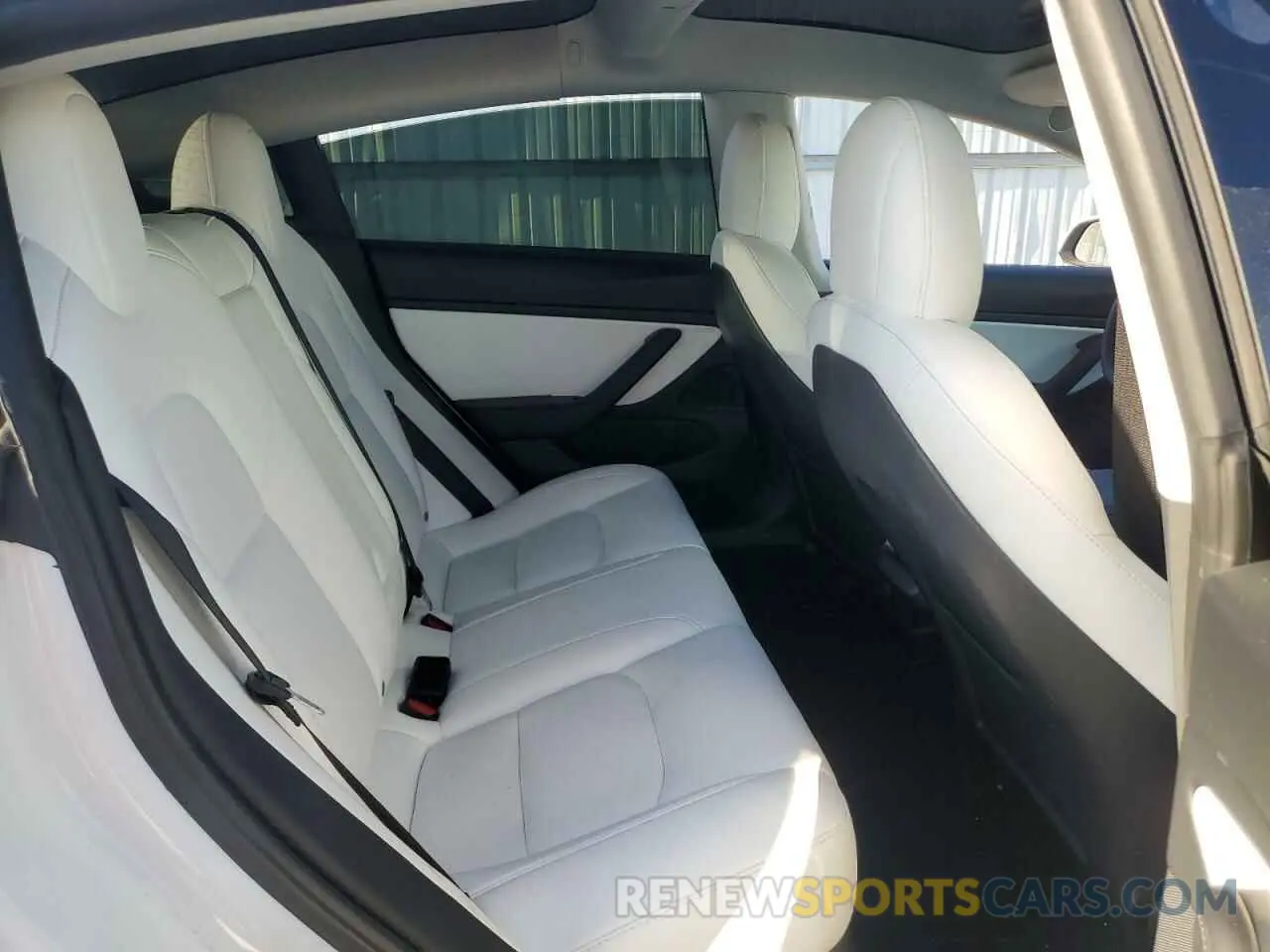 10 Photograph of a damaged car 5YJ3E1EC9MF875334 TESLA MODEL 3 2021