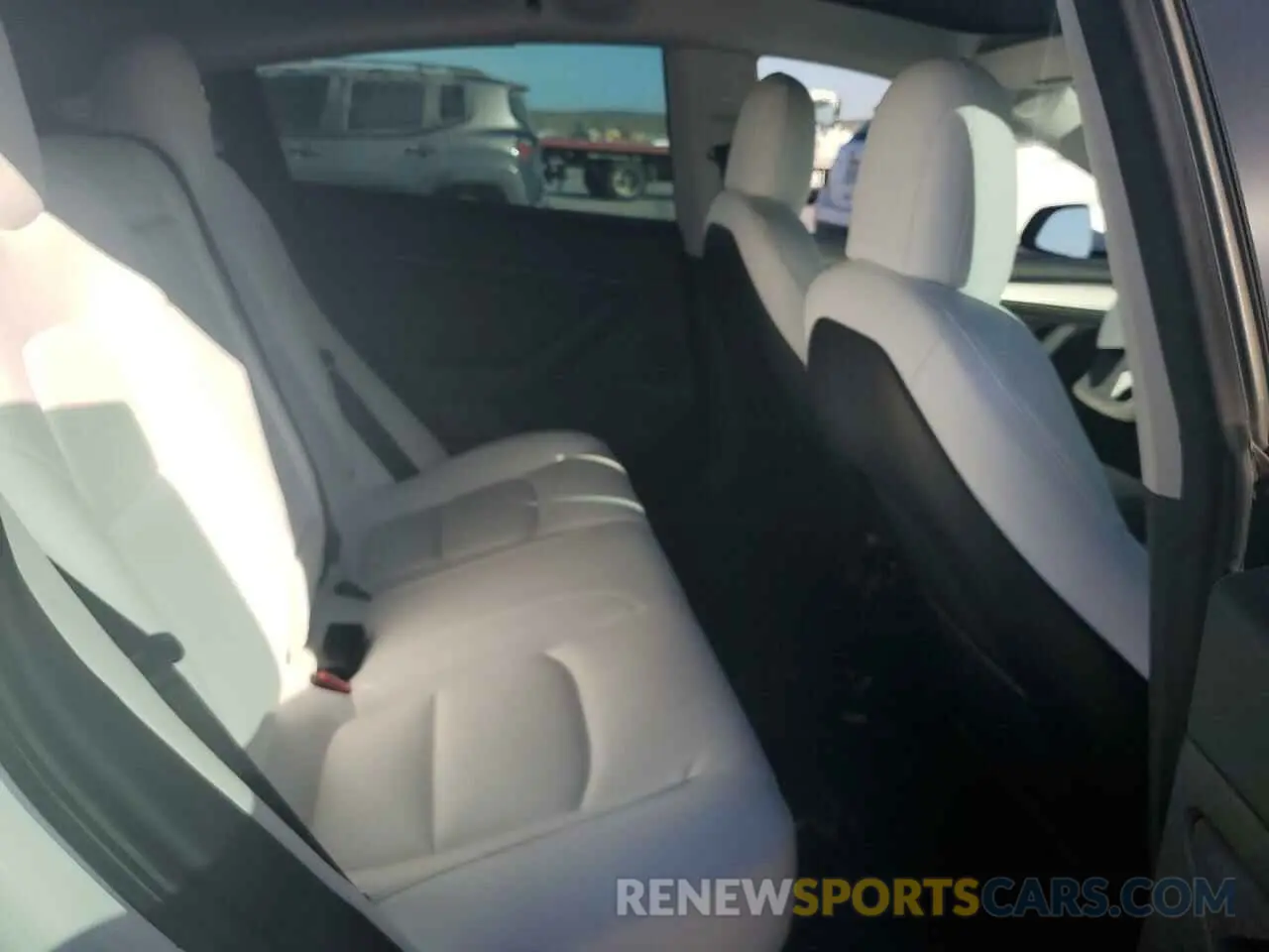 10 Photograph of a damaged car 5YJ3E1EC9MF995666 TESLA MODEL 3 2021