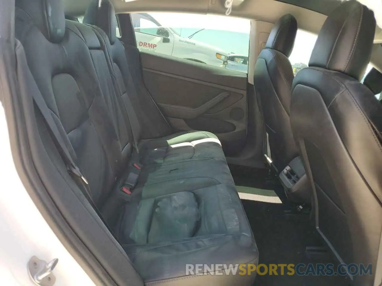 10 Photograph of a damaged car 5YJ3E1EA0NF108956 TESLA MODEL 3 2022