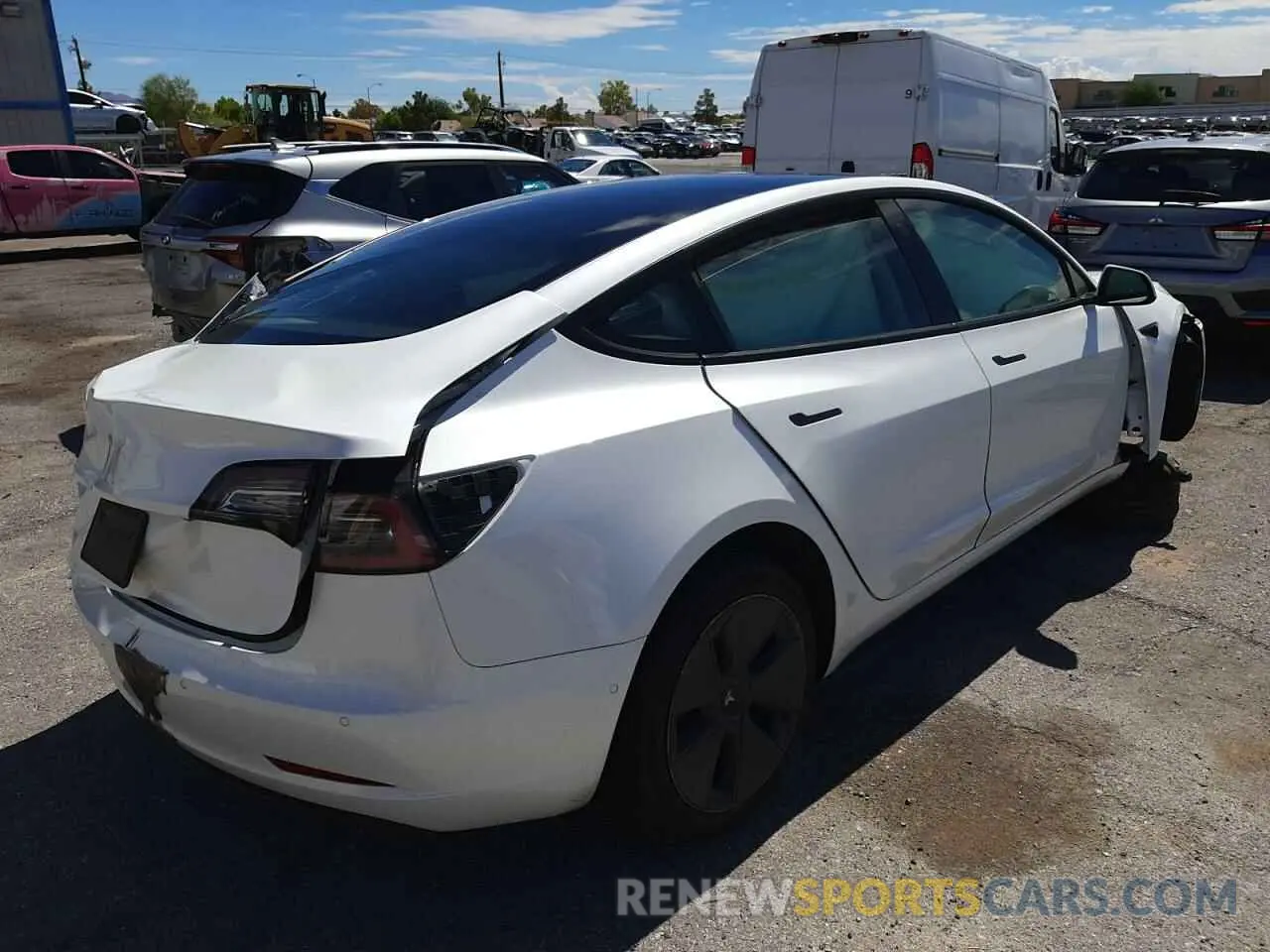 4 Фотография поврежденного автомобиля 5YJ3E1EA0NF161348 TESLA MODEL 3 2022