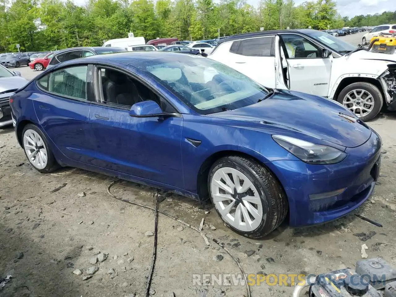4 Photograph of a damaged car 5YJ3E1EA0NF184984 TESLA MODEL 3 2022