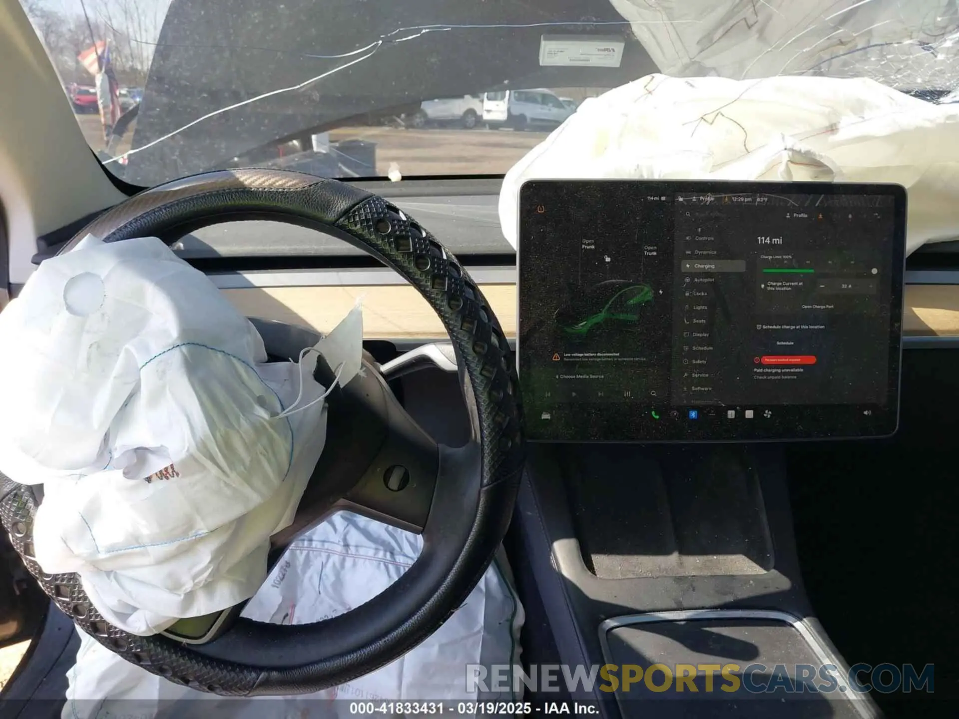 17 Photograph of a damaged car 5YJ3E1EA0NF190056 TESLA MODEL 3 2022