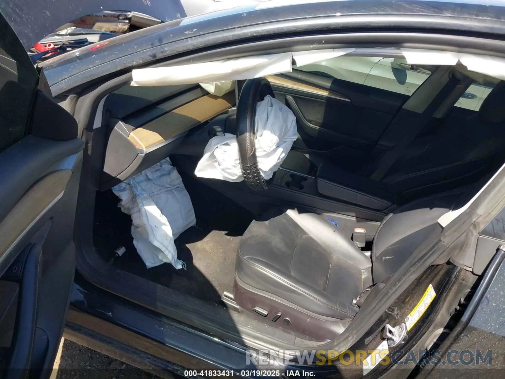 5 Photograph of a damaged car 5YJ3E1EA0NF190056 TESLA MODEL 3 2022
