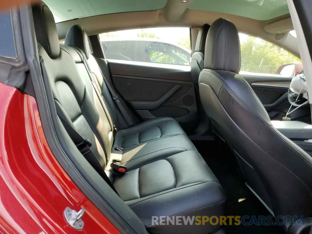 10 Photograph of a damaged car 5YJ3E1EA0NF304413 TESLA MODEL 3 2022
