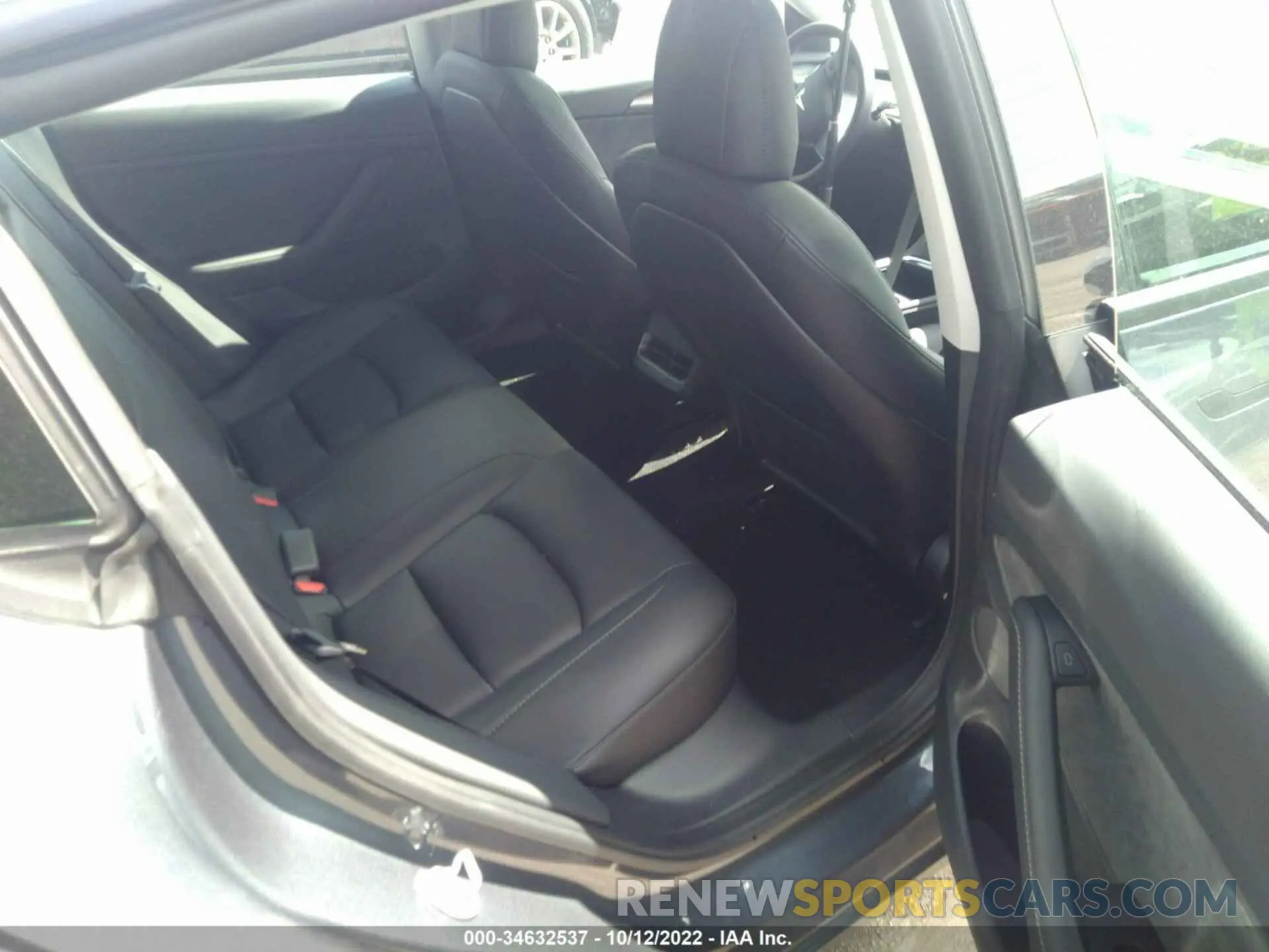 8 Photograph of a damaged car 5YJ3E1EA0NF331451 TESLA MODEL 3 2022