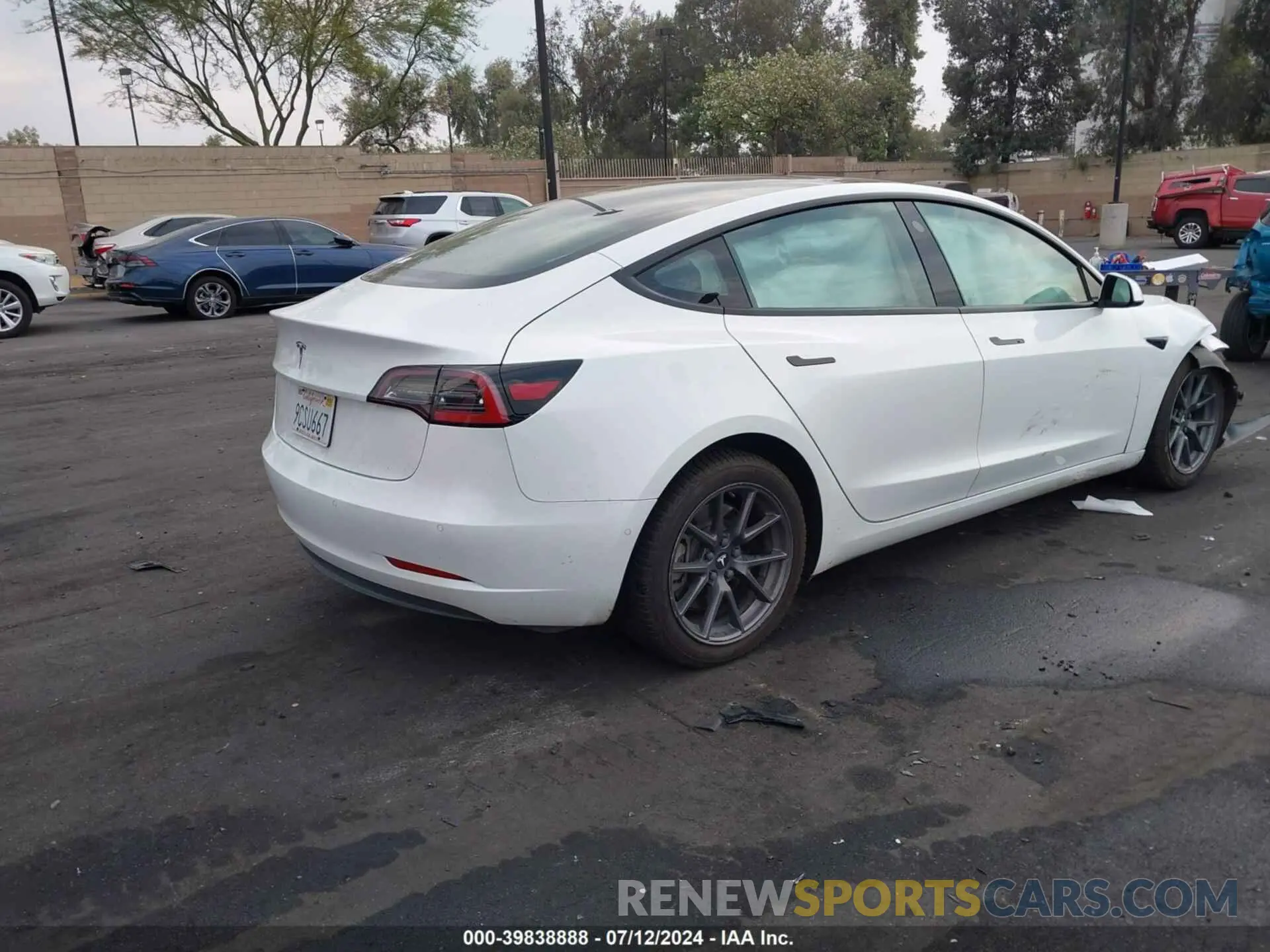 4 Фотография поврежденного автомобиля 5YJ3E1EA0NF333166 TESLA MODEL 3 2022