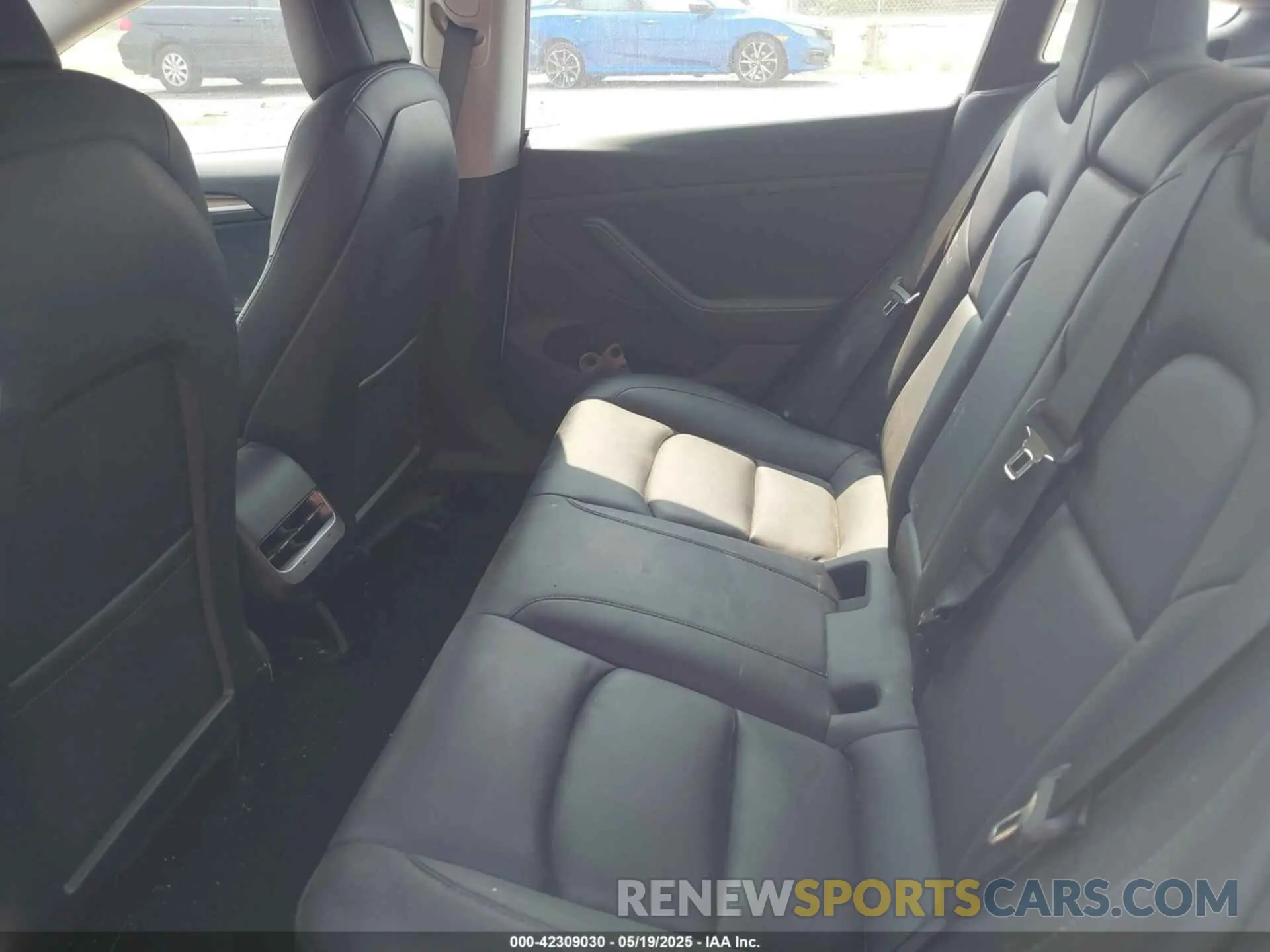 8 Photograph of a damaged car 5YJ3E1EA1NF102485 TESLA MODEL 3 2022